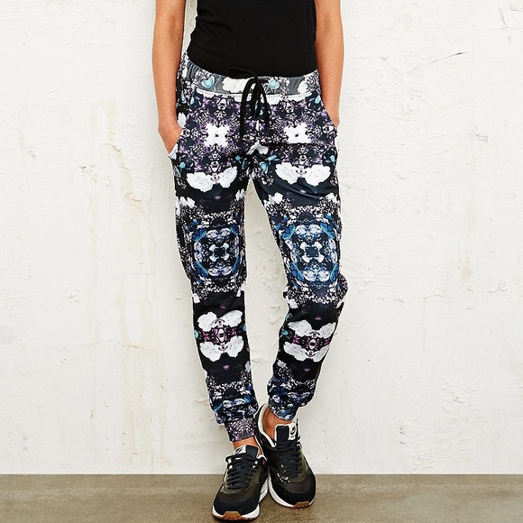 Urban Outfitters Pants - Jaded flower pop urban outfitters joggers sweats